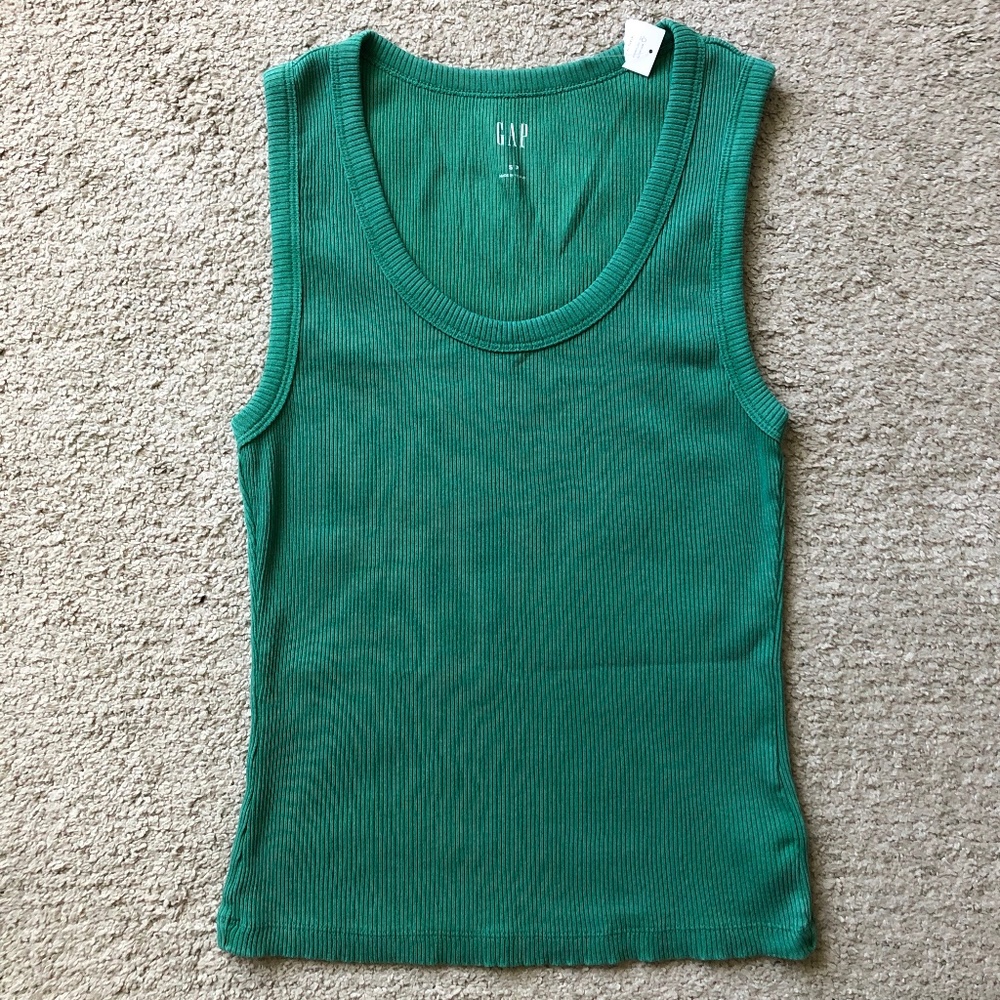 Gap - Tank Top.NWT.